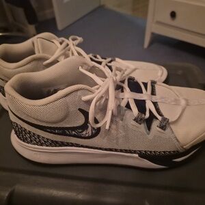 Nike Kyrie 6 Flytrap Men’s Size 11.5
